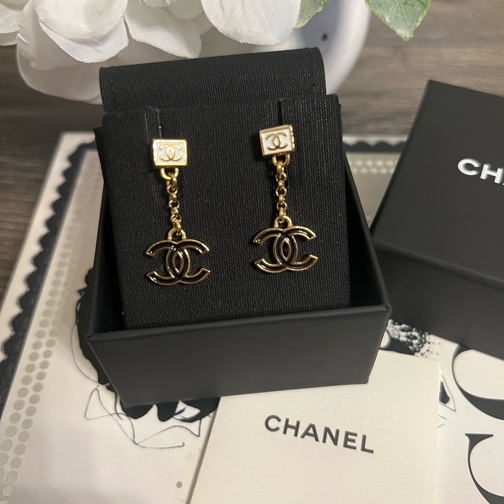 CHANEL 2024 Black & White CC Logo Chain Dangle Earrings